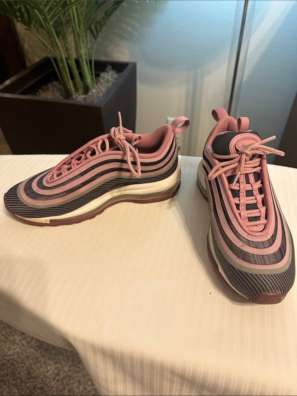 Kids Wave-Striped Pink and Black Athletic Sneakers